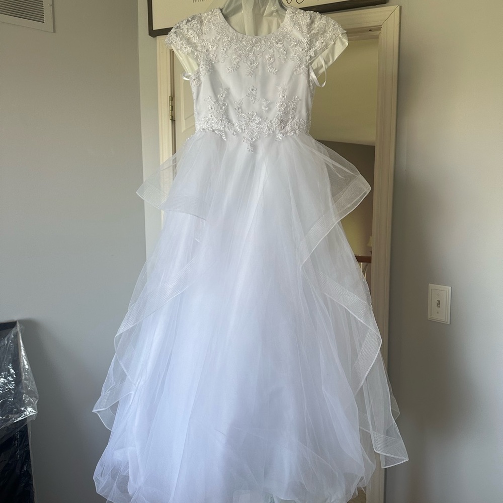 Elegant White Layered Dress